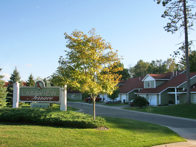 Primary Photo - Lakeview Terrace Townhomes