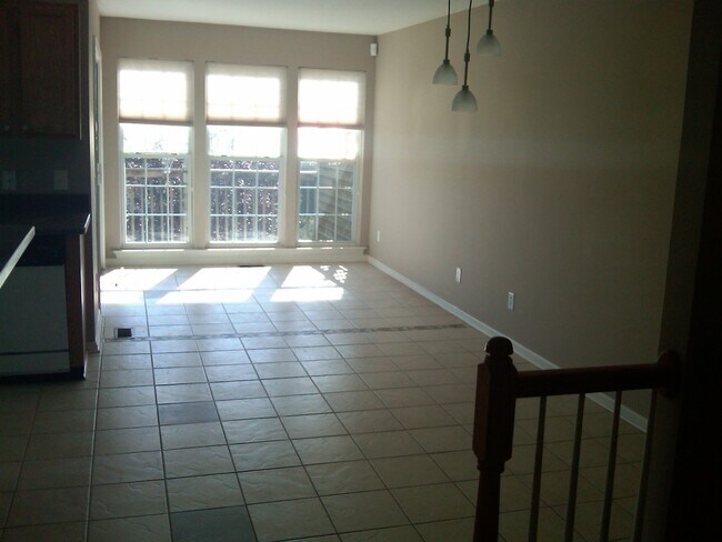 Building Photo - 22 Crenshaw Ct