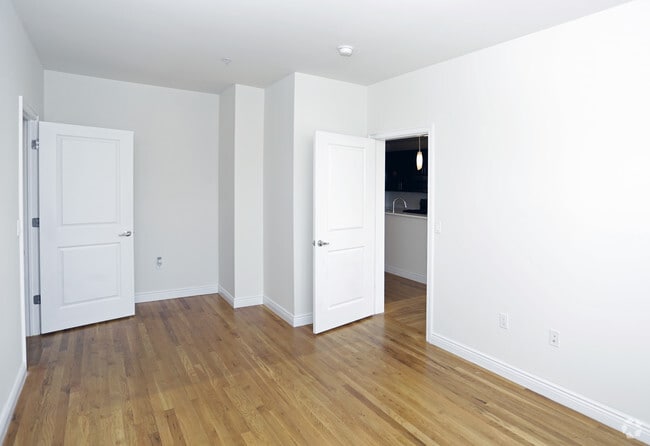 Interior Photo - St George