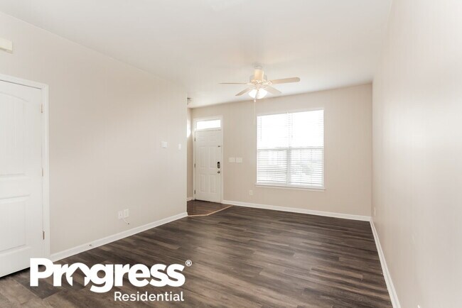 Foto del edificio - 3019 Nevin Pl Dr