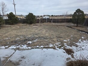 Building Photo - 594 S Maher Dr