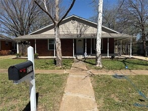 Building Photo - 1715 W Elm St