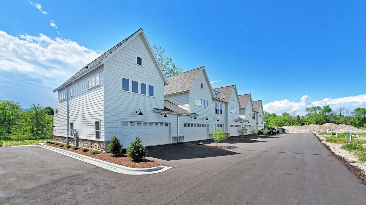 812 N 15th St, Sheboygan, WI 53081 Condo for Rent in Sheboygan, WI