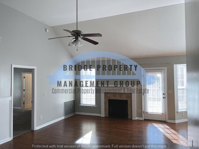 Foto del edificio - 8338 Oak Dr