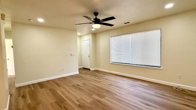 Foto del edificio - 2425 Knowlwood Dr