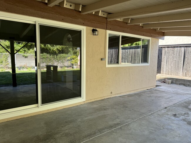 covered patio - 4101 Alana Cir