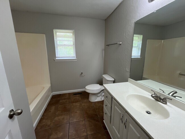 Foto del edificio - 11 Markwood Ln