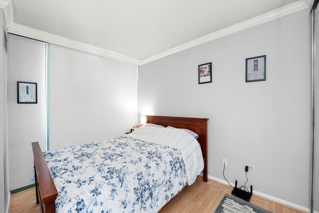 Building Photo - 111 W Maple St