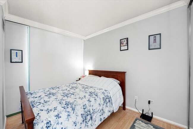 Photo - 111 W Maple St Apartment