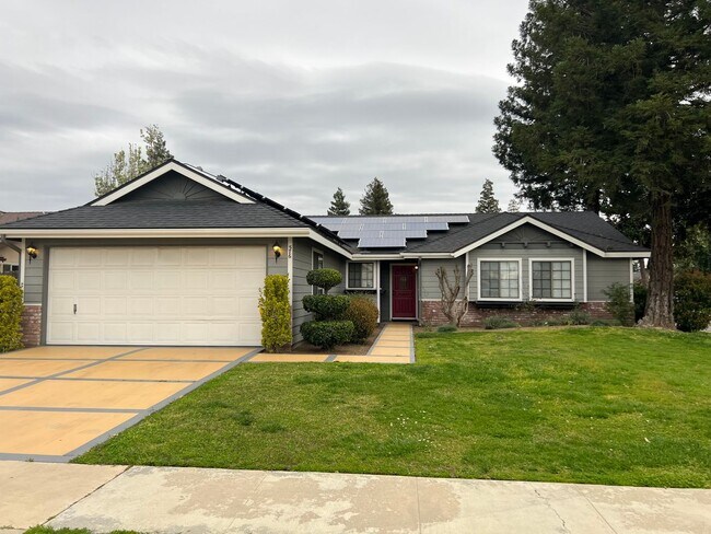 Building Photo - 576 S ARONIAN ST.-3 BEDROOM 2 BATH- TULARE