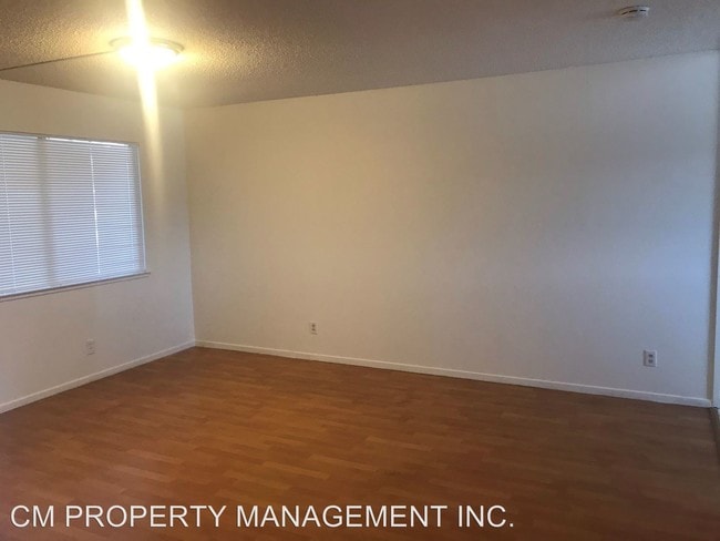 Building Photo - 2339 Monroe St