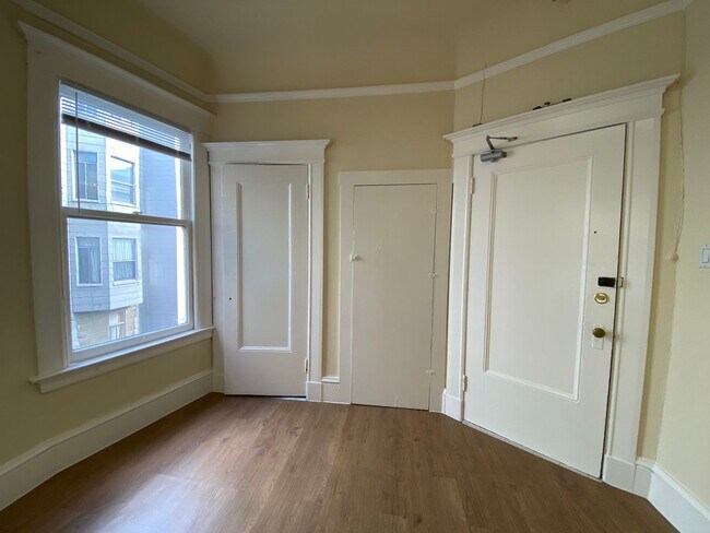 Building Photo - 1629 CLAY ST