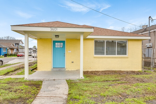 Front - 3601 N. Robertson St.