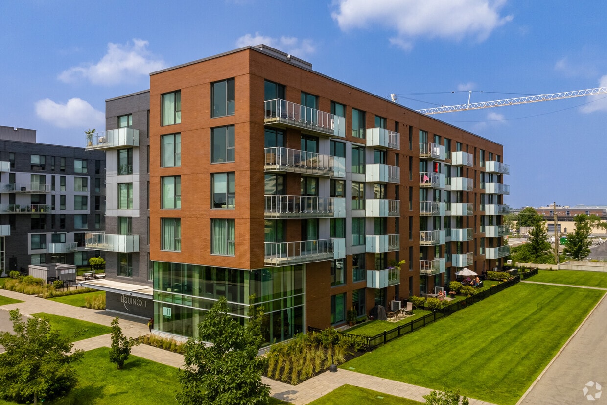 11 Gendron, PointeClaire, QC H9R 3J9 Apartments 11 Gendron Pointe