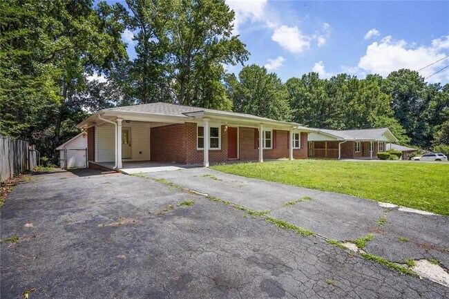 Foto del edificio - 2416 Lakewood Dr NW