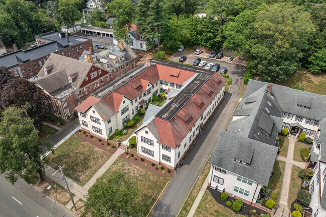 Foto del edificio - 408 Whitney Ave