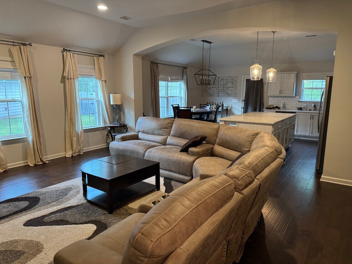 Foto del edificio - 1028 Russborough Ct