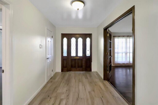 Foto del edificio - 5602 Sylmar Rd