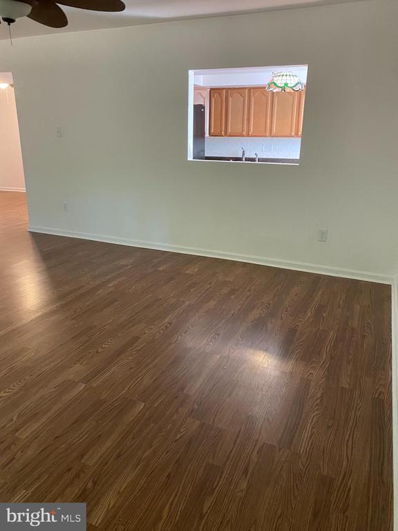 Foto del edificio - 132 Hampstead Dr