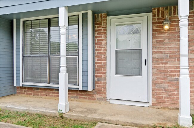 Foto del edificio - 24206 Running Iron Dr