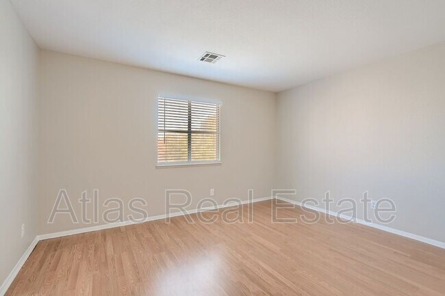 Building Photo - 430 Donner Pass Dr