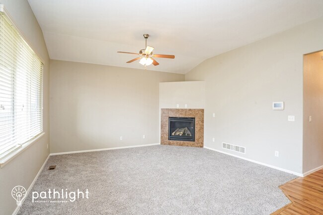 Foto del edificio - 6878 Red Cardinal Loop