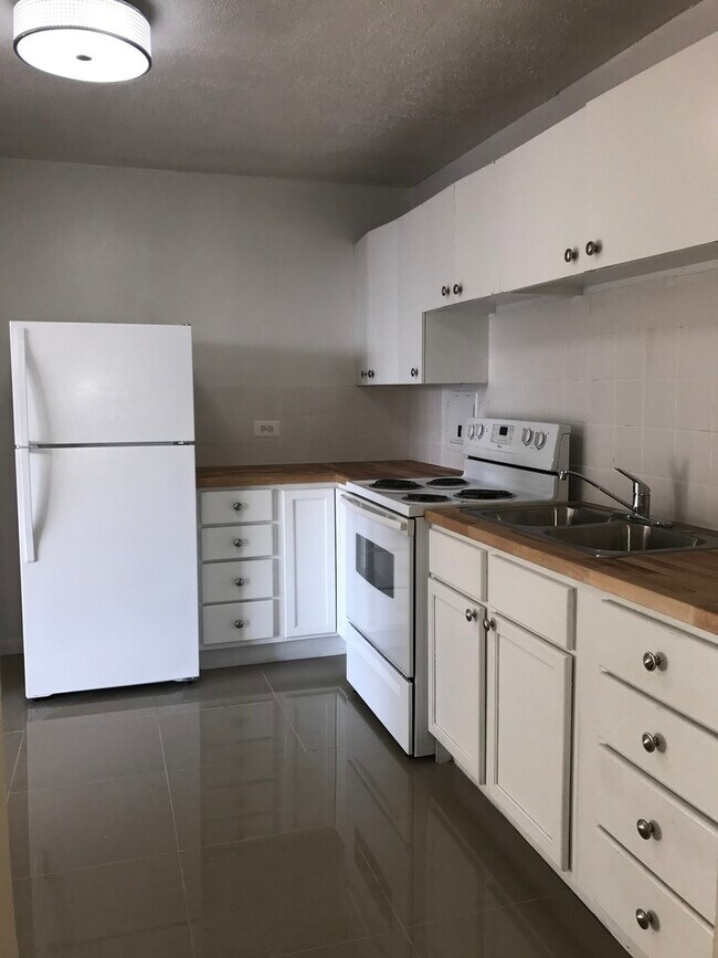 Foto del edificio - 5817 N Kenmore Ave