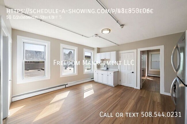 Foto del edificio - 50 1/2 Common St-Unit 5