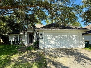 Building Photo - 2462 Coachman Lakes Dr