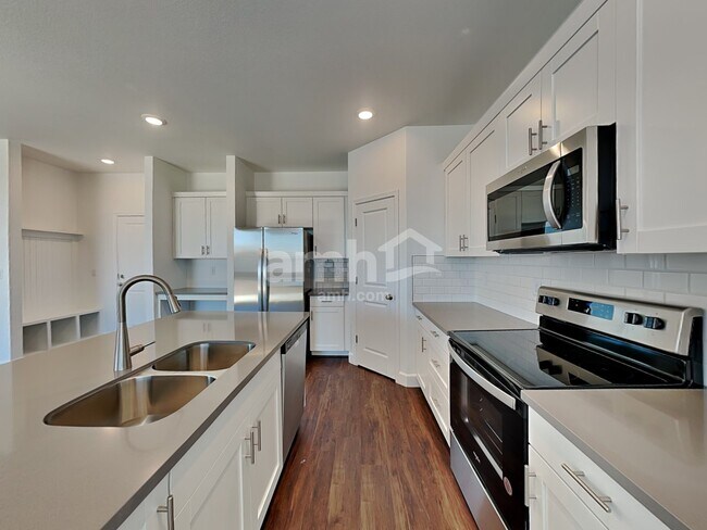 Foto del edificio - 8839 N 171st Dr