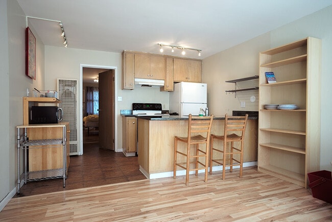 Building Photo - 2022 Virginia St