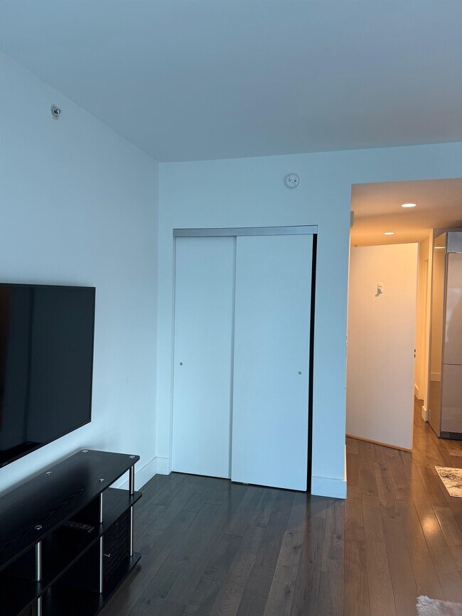 Foto del edificio - 77 Hudson St