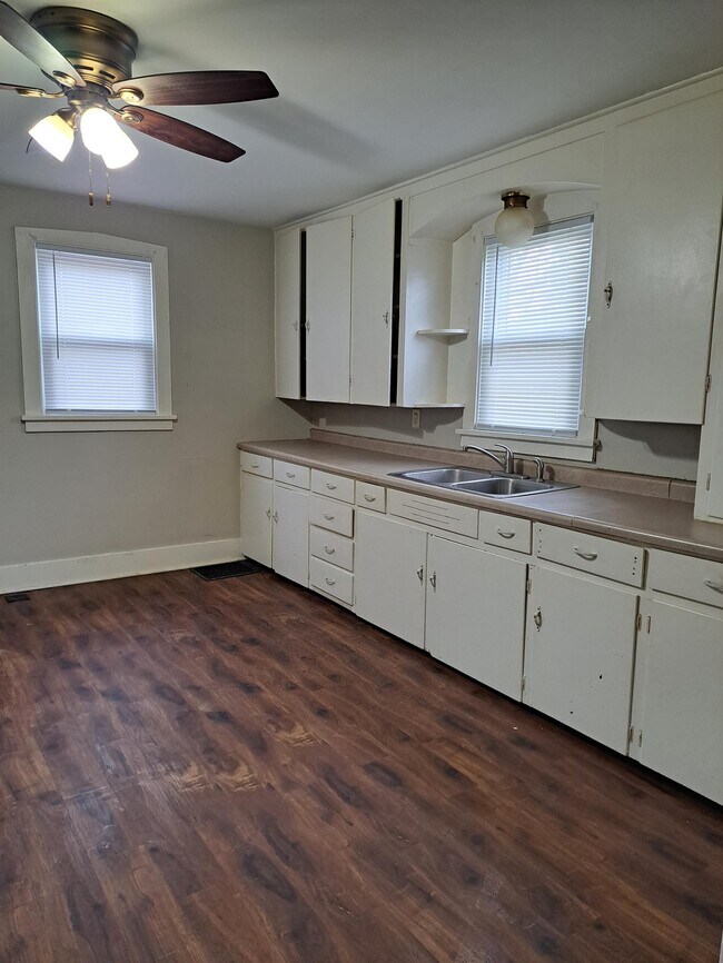 Building Photo - 434 N Lemon Ave