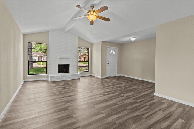 Foto del edificio - 5026 Fitzwater Dr