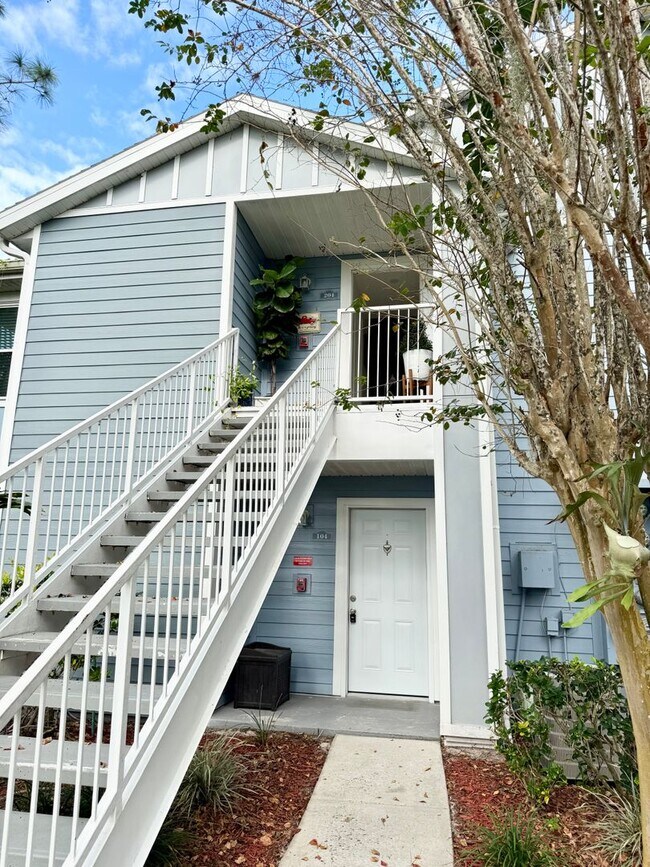 Photo - Beautiful 2 bedroom/2 bathroom corner condo in gated Regency Park!