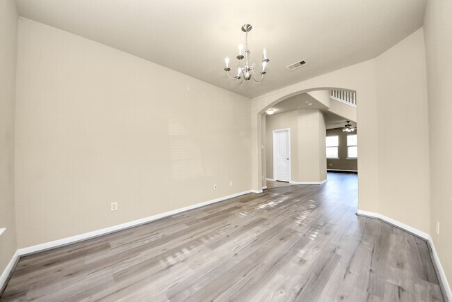 Foto del edificio - 6106 Grassy Haven Ln