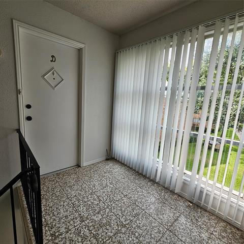 Foto del edificio - 6033 Sandhurst Ln