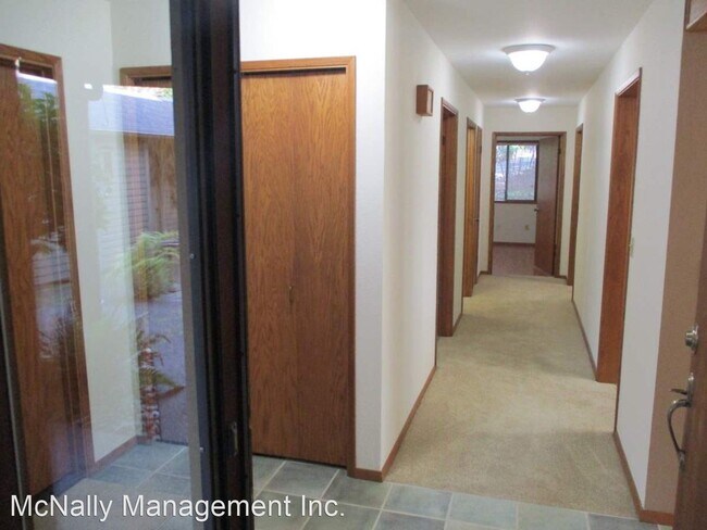 Building Photo - 2 br, 2 bath House - 2017 Narrows View Cir...