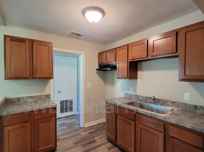 Foto del edificio - 2820 Calloway Cir