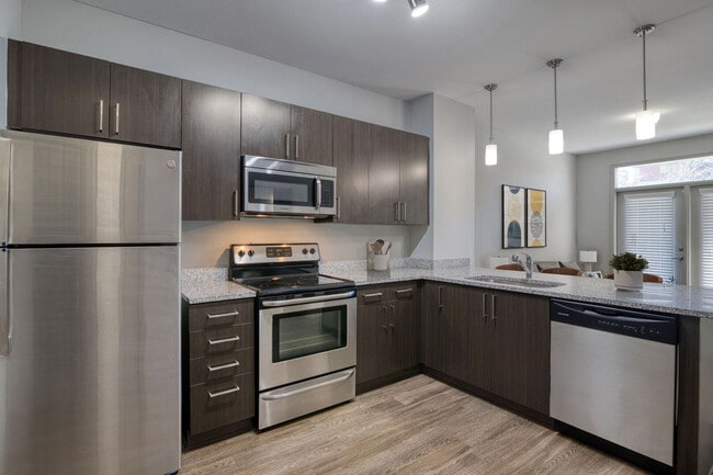 Building Photo - Canalside