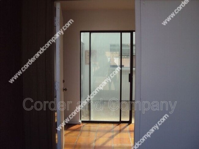 Foto del edificio - 5800 Cambria Rd NW