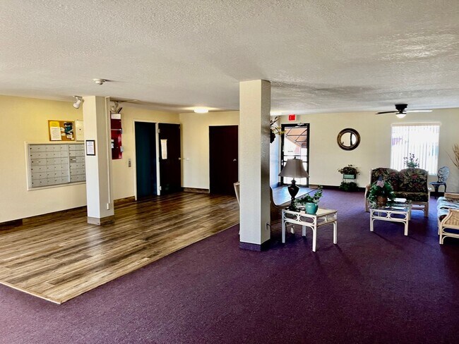 Building Photo - Vista Del Sol Condos! Furnished Short-Term...