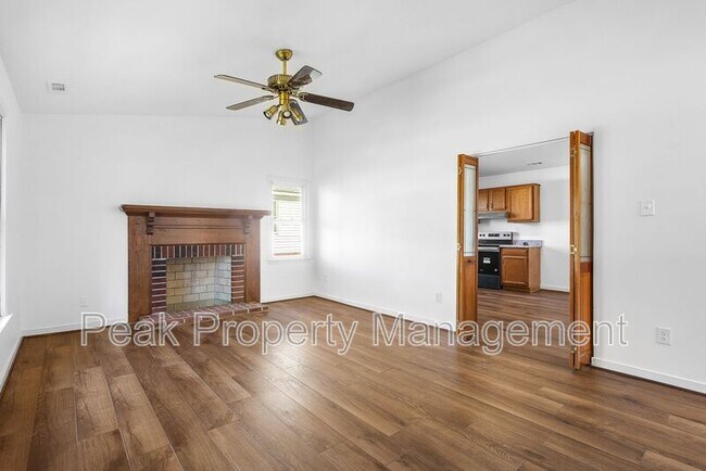 Foto del edificio - 10123 Molly Ln