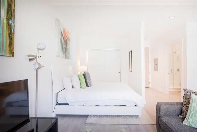 Foto del edificio - 8 Harrison Ave