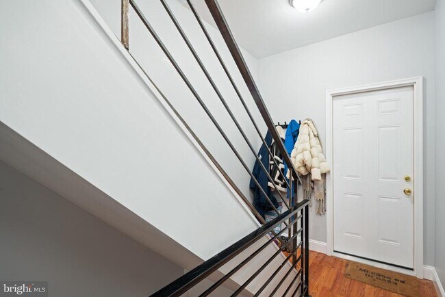 Building Photo - 1808 N 18th St #2