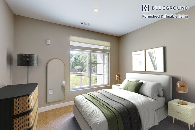 Foto del edificio - 240 E Shore Rd