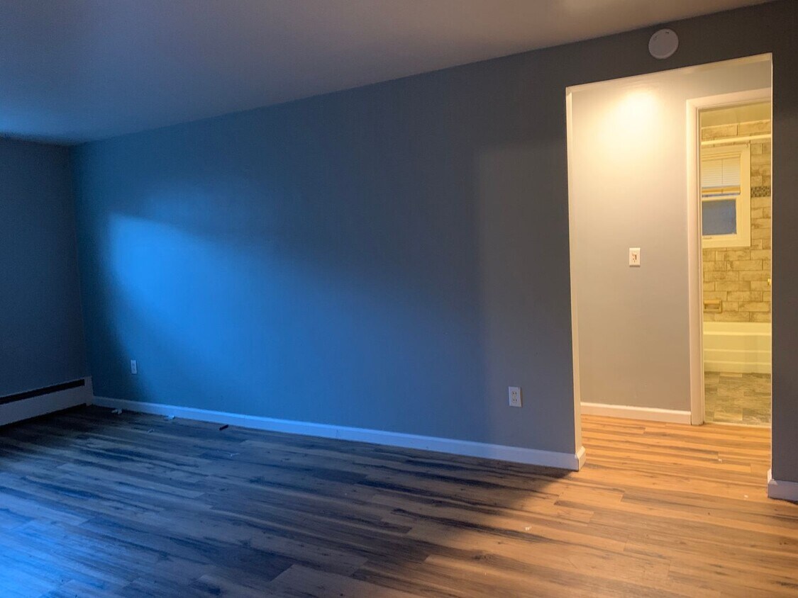 114 Espanola Ave Unit 6, Parchment, MI 49004 Room for Rent in