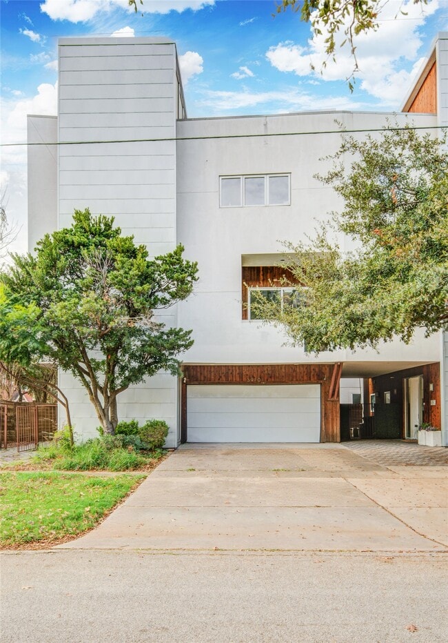 Building Photo - 3910 Austin St