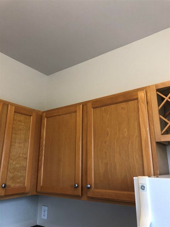 Building Photo - 300 Riverbend Dr