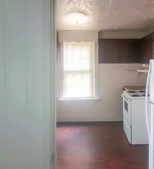 Building Photo - 142 Windsor Ave